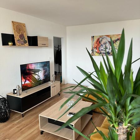 Modern Central Apartment Нитра Екстериор снимка