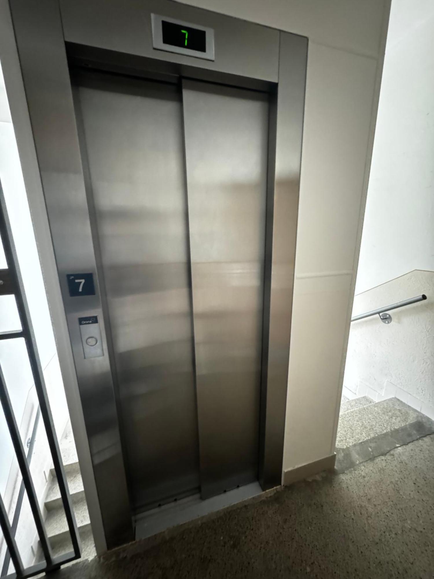 Modern Central Apartment Нитра Екстериор снимка